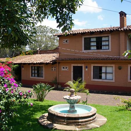 Villa Patzcuaro Garden Hotel Exterior photo
