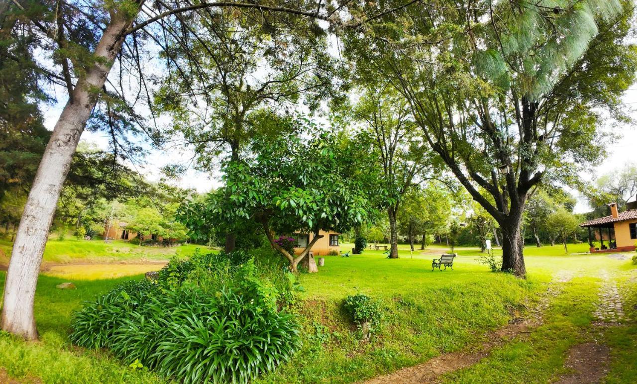 Villa Patzcuaro Garden Hotel Exterior photo