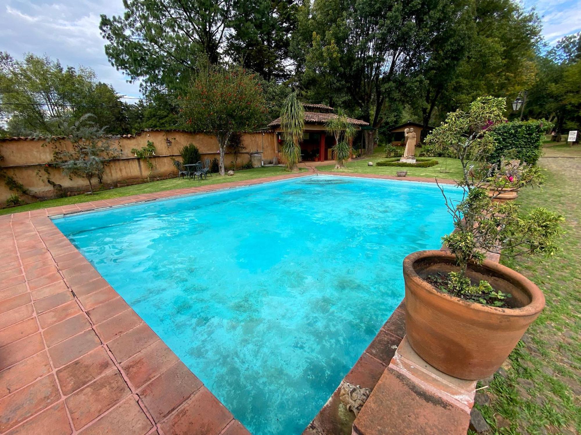 Villa Patzcuaro Garden Hotel Exterior photo