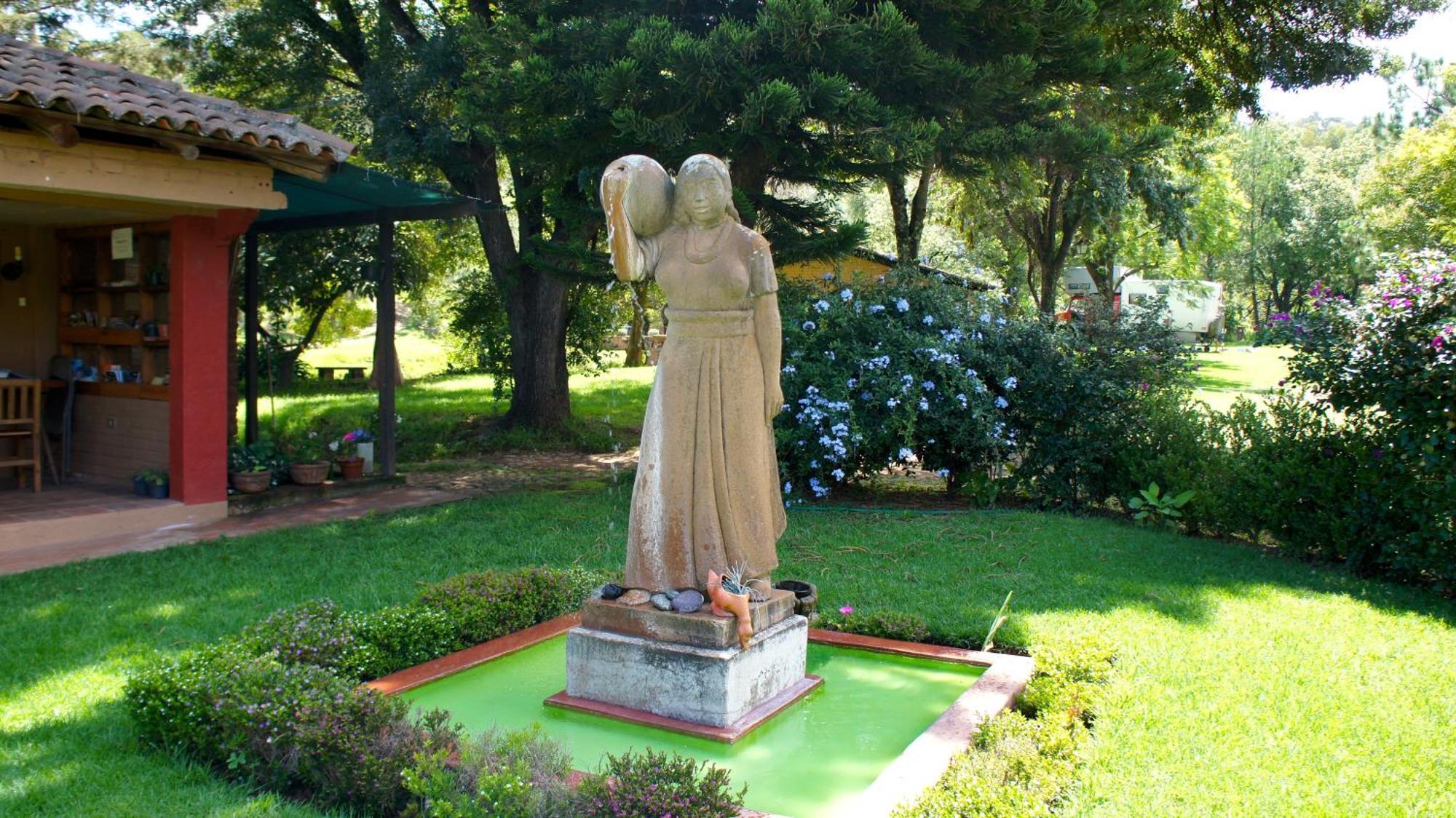 Villa Patzcuaro Garden Hotel Exterior photo