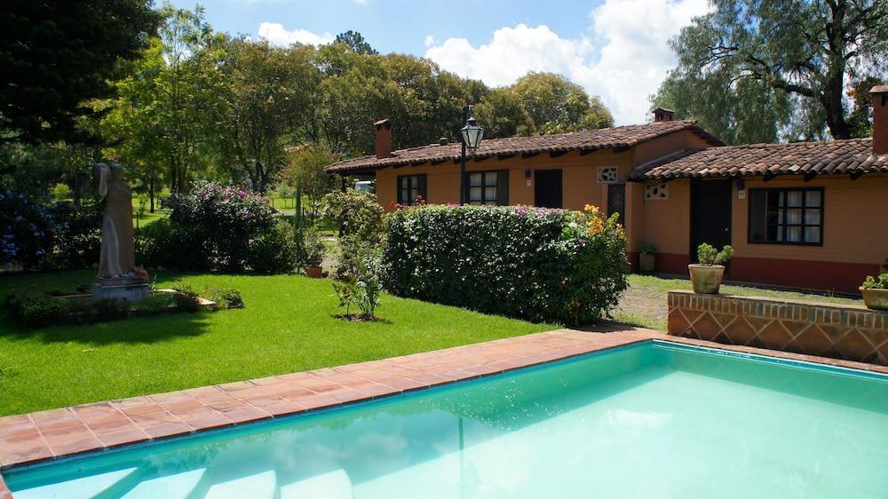 Villa Patzcuaro Garden Hotel Exterior photo
